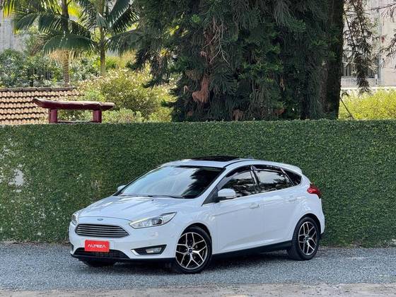 FORD FOCUS 2.0 TITANIUM PLUS 16V FLEX 4P POWERSHIFT FORD FOCUS 2.0 TITANIUM PLUS 16V FLEX 4P POWERSHIFT
